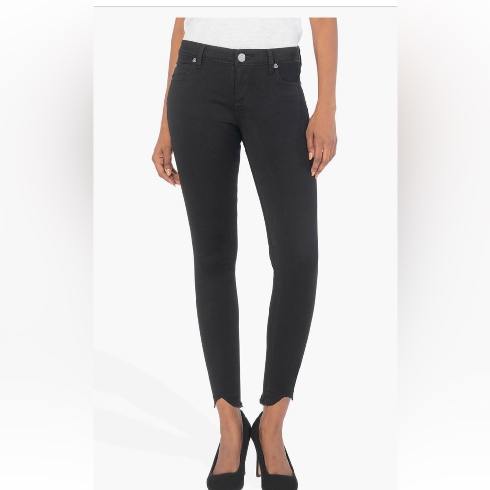 Kut from the Kloth Carlo Skinny Ankle Jeans. Black. Size 2.
